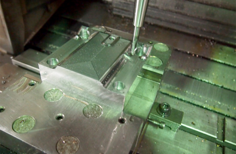 金型も同時に依頼できます